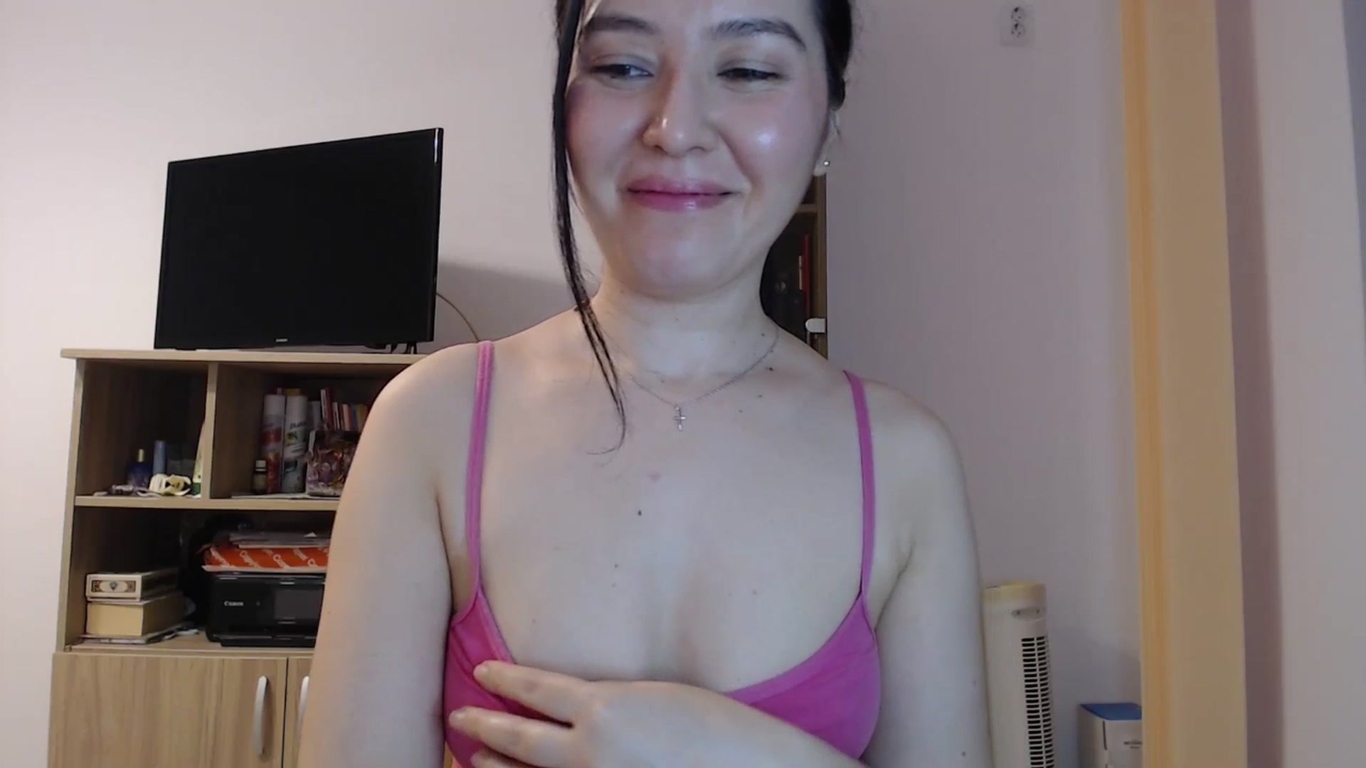 Gallery image thumbnail from SailorJupitr's myfreecams stream on, 04/21/2026, 21:34 image 7 of 20