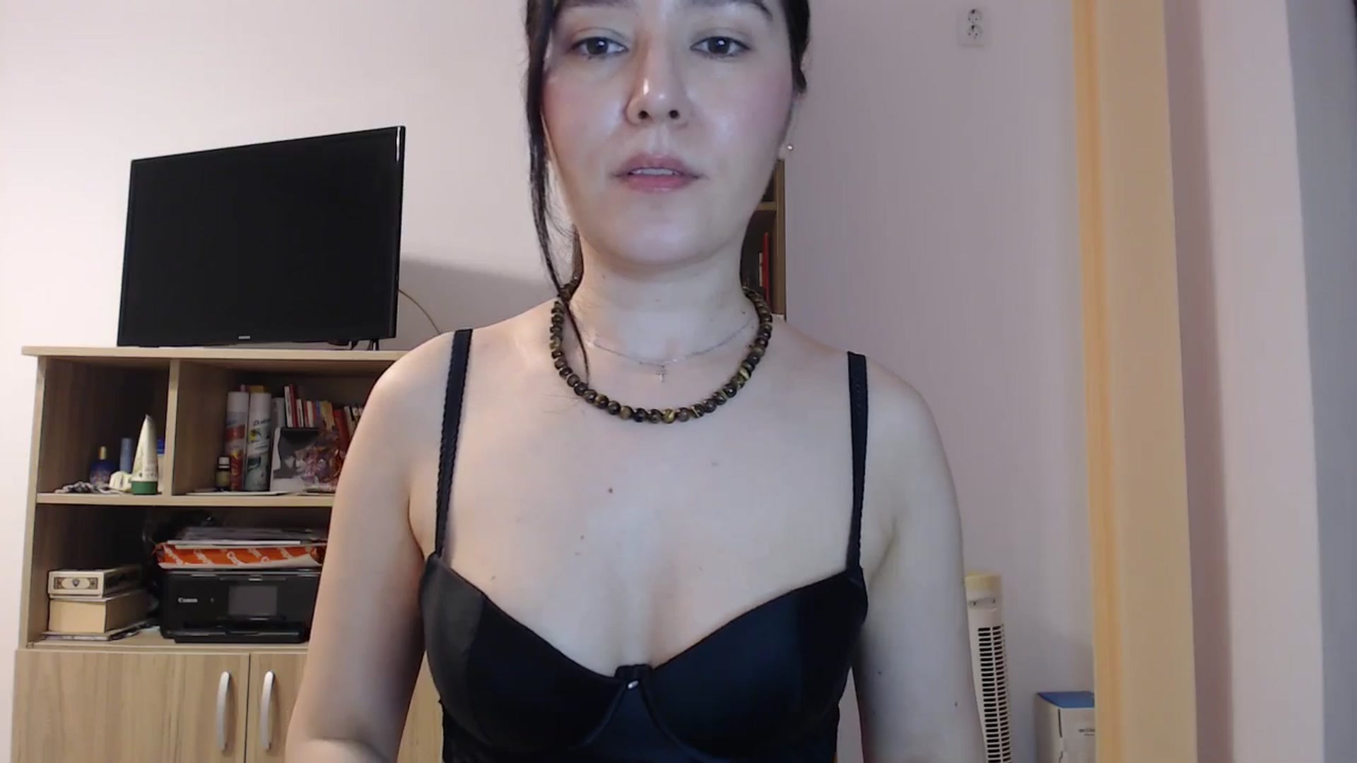 Gallery image thumbnail from SailorJupitr's myfreecams stream on, 04/29/2026, 20:02 image 17 of 20