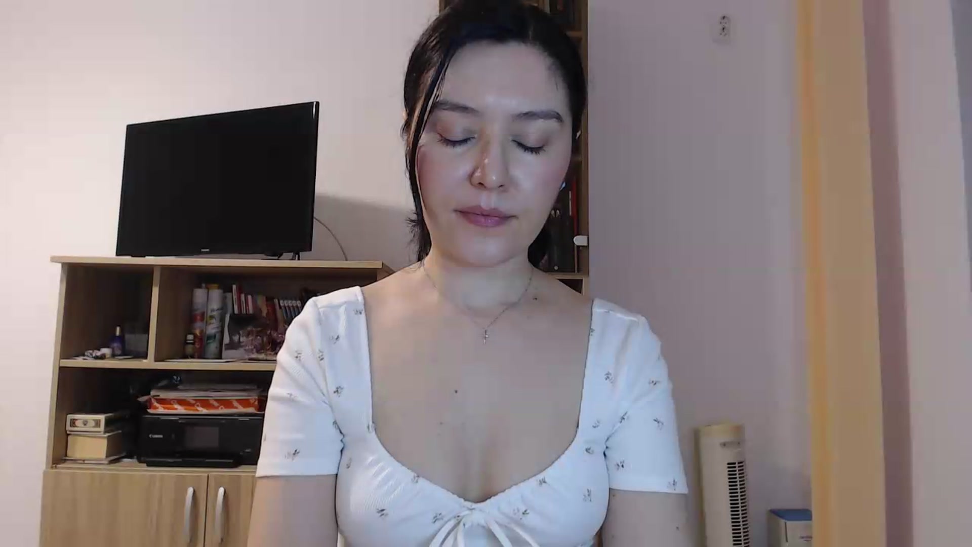Gallery image thumbnail from SailorJupitr's myfreecams stream on, 05/09/2026, 19:09 image 14 of 20