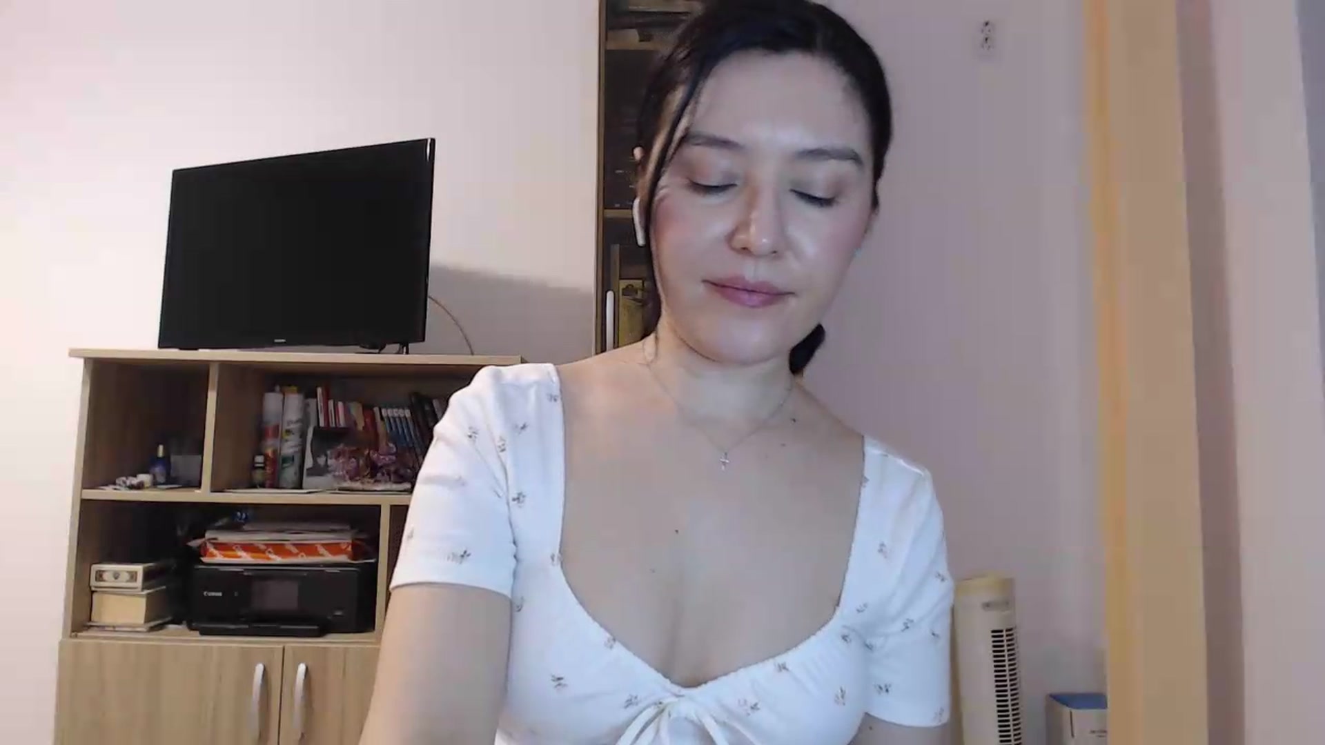 Gallery image thumbnail from SailorJupitr's myfreecams stream on, 05/09/2026, 19:09 image 16 of 20