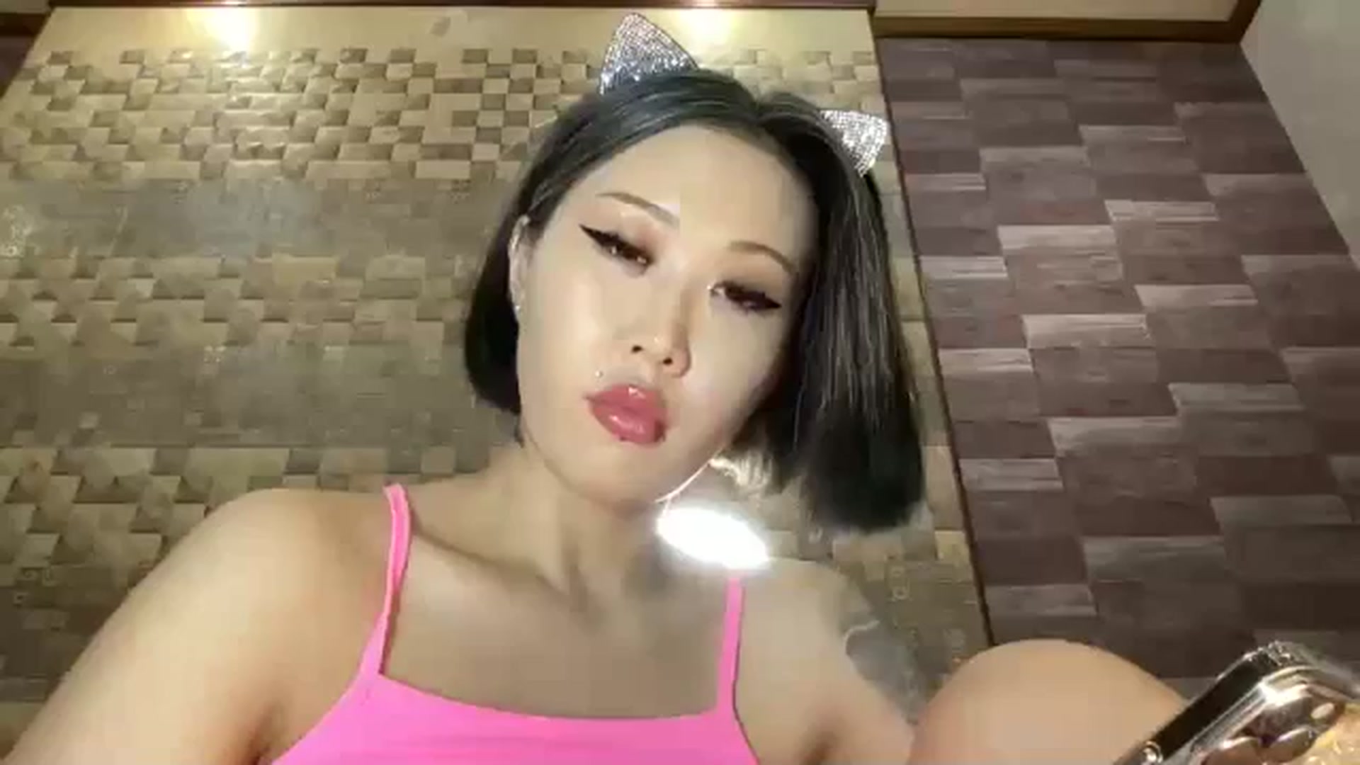 Gallery image thumbnail from SailorMoon_JN's myfreecams stream on, 12/29/2024, 15:45 image 2 of 20