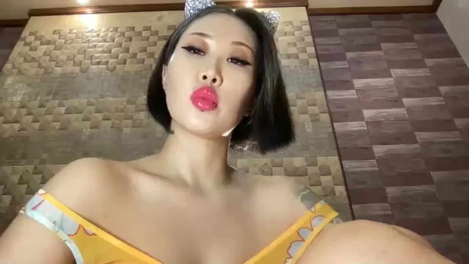Gallery image thumbnail from SailorMoon_JN's myfreecams stream on, 12/31/2024, 17:45 image 11 of 20