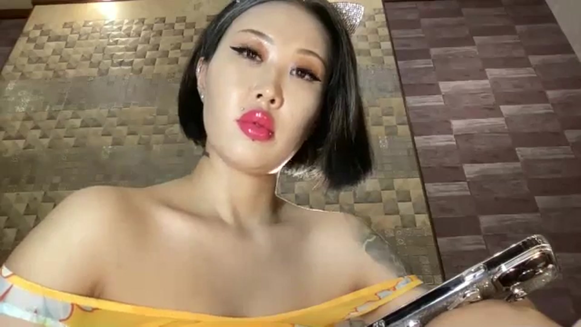 Gallery image thumbnail from SailorMoon_JN's myfreecams stream on, 12/31/2024, 17:45 image 2 of 20