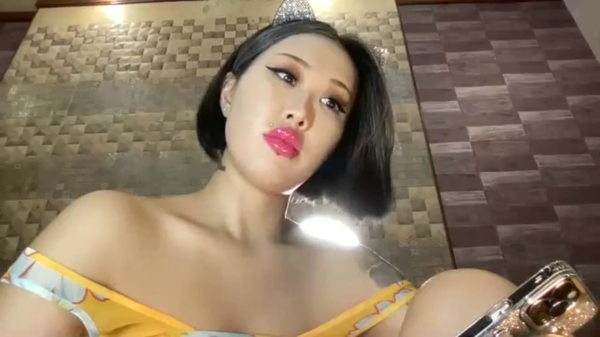 Gallery image thumbnail from SailorMoon_JN's myfreecams stream on, 12/31/2024, 19:05 image 19 of 20
