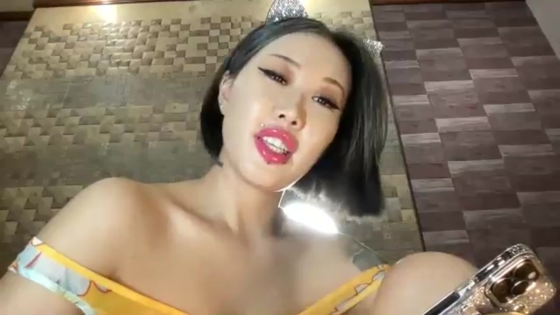 Gallery image thumbnail from SailorMoon_JN's myfreecams stream on, 12/31/2024, 19:05 image 15 of 20