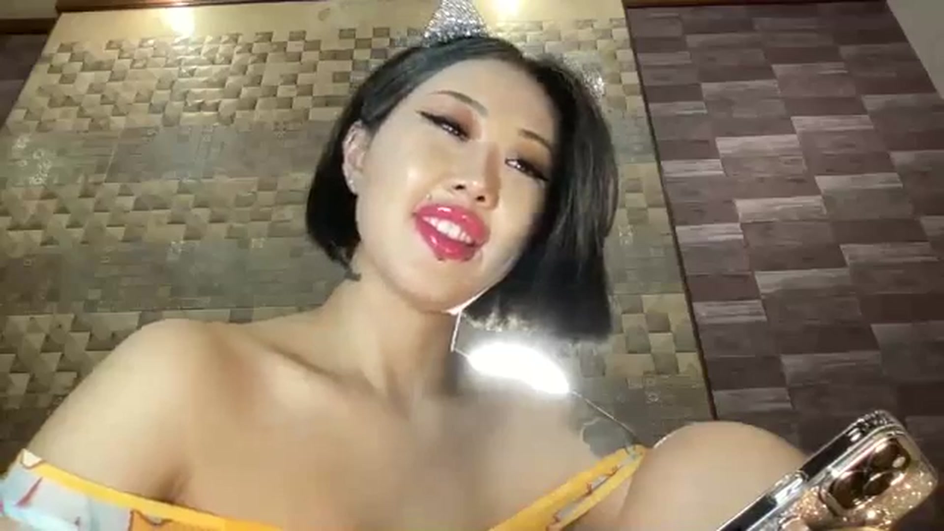 Gallery image thumbnail from SailorMoon_JN's myfreecams stream on, 12/31/2024, 19:05 image 16 of 20