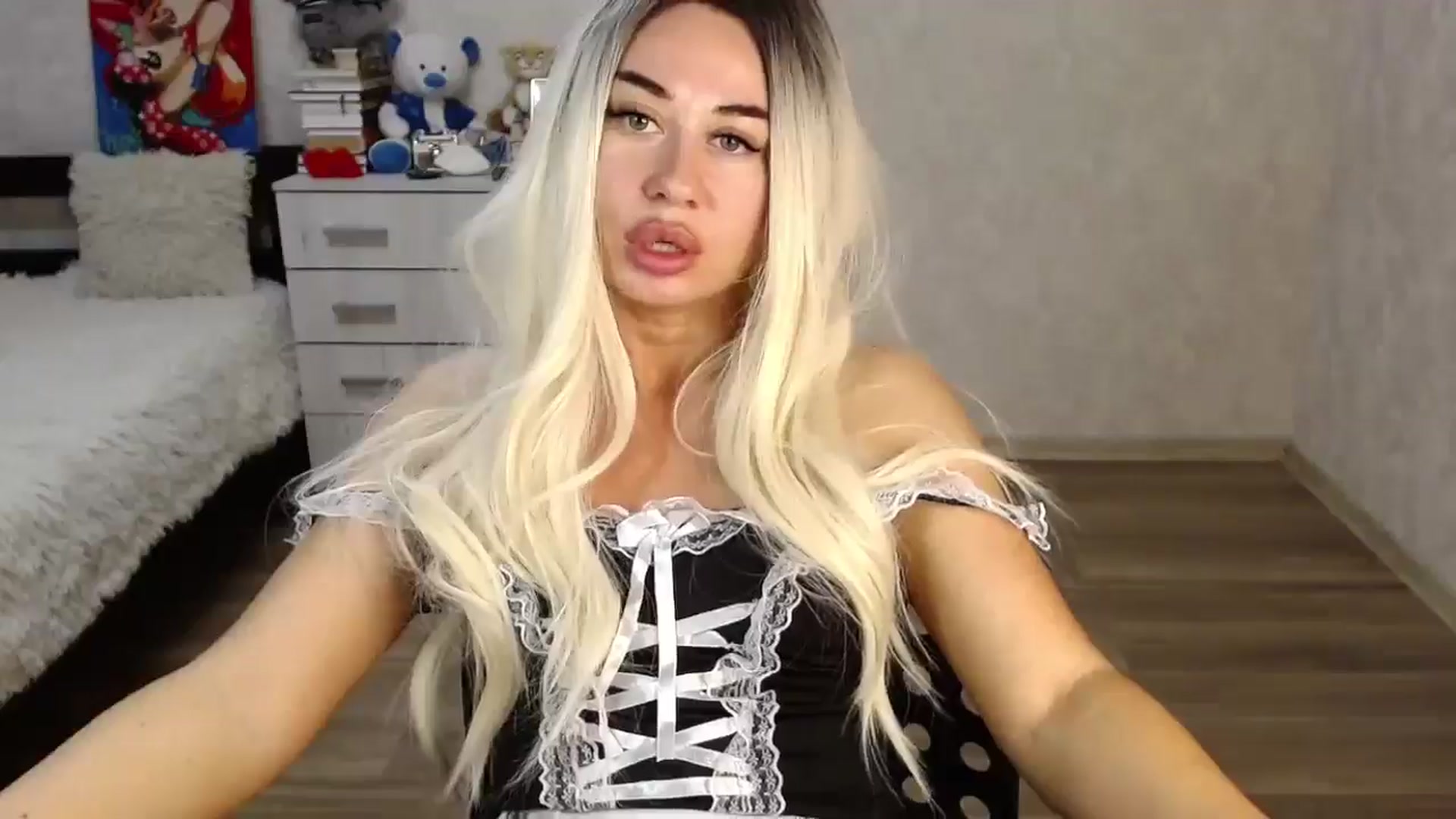 Gallery image thumbnail from SaintNicole's myfreecams stream on, 06/05/2024, 19:56 image 7 of 20