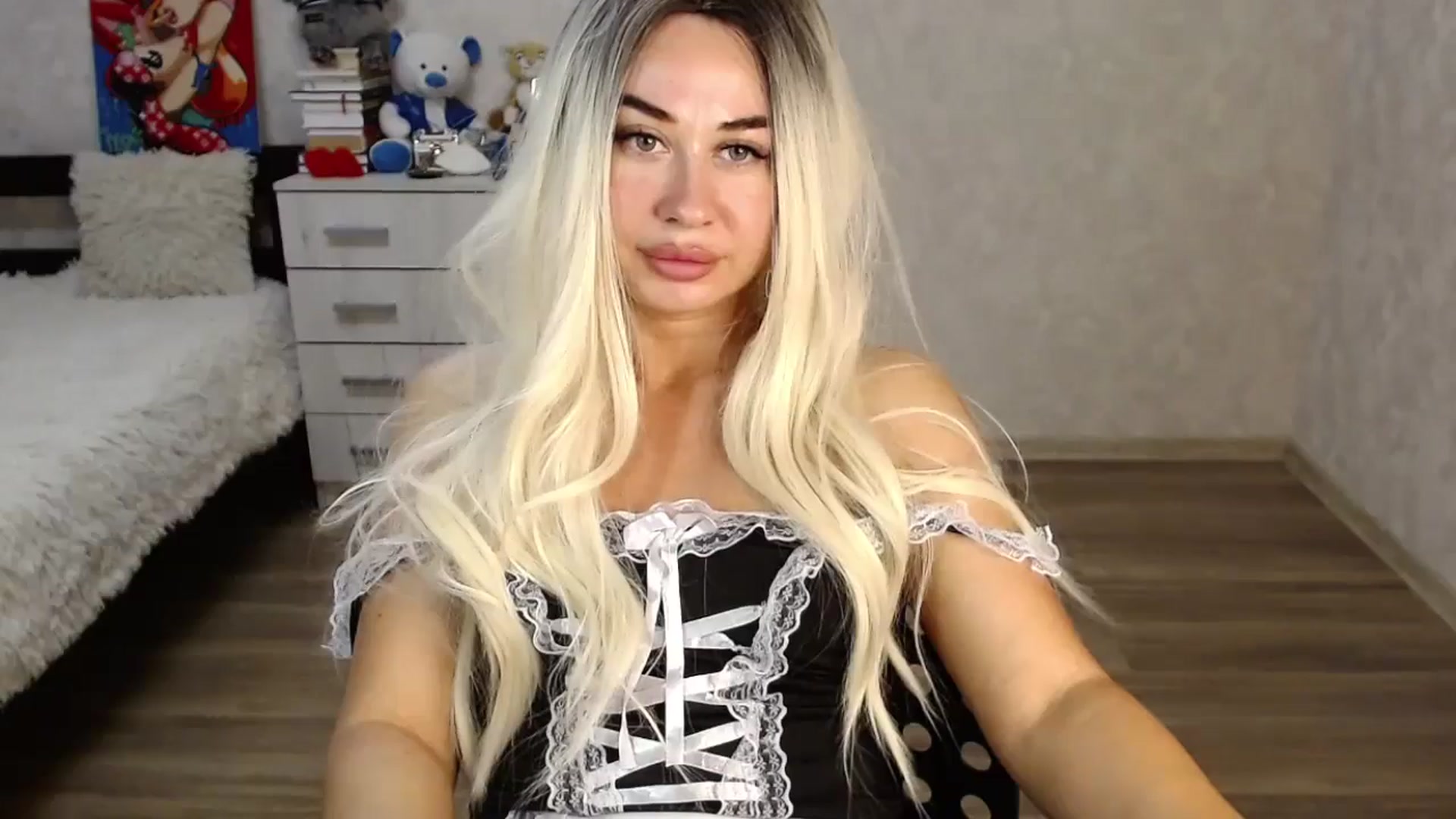 Gallery image thumbnail from SaintNicole's myfreecams stream on, 06/05/2024, 19:56 image 6 of 20