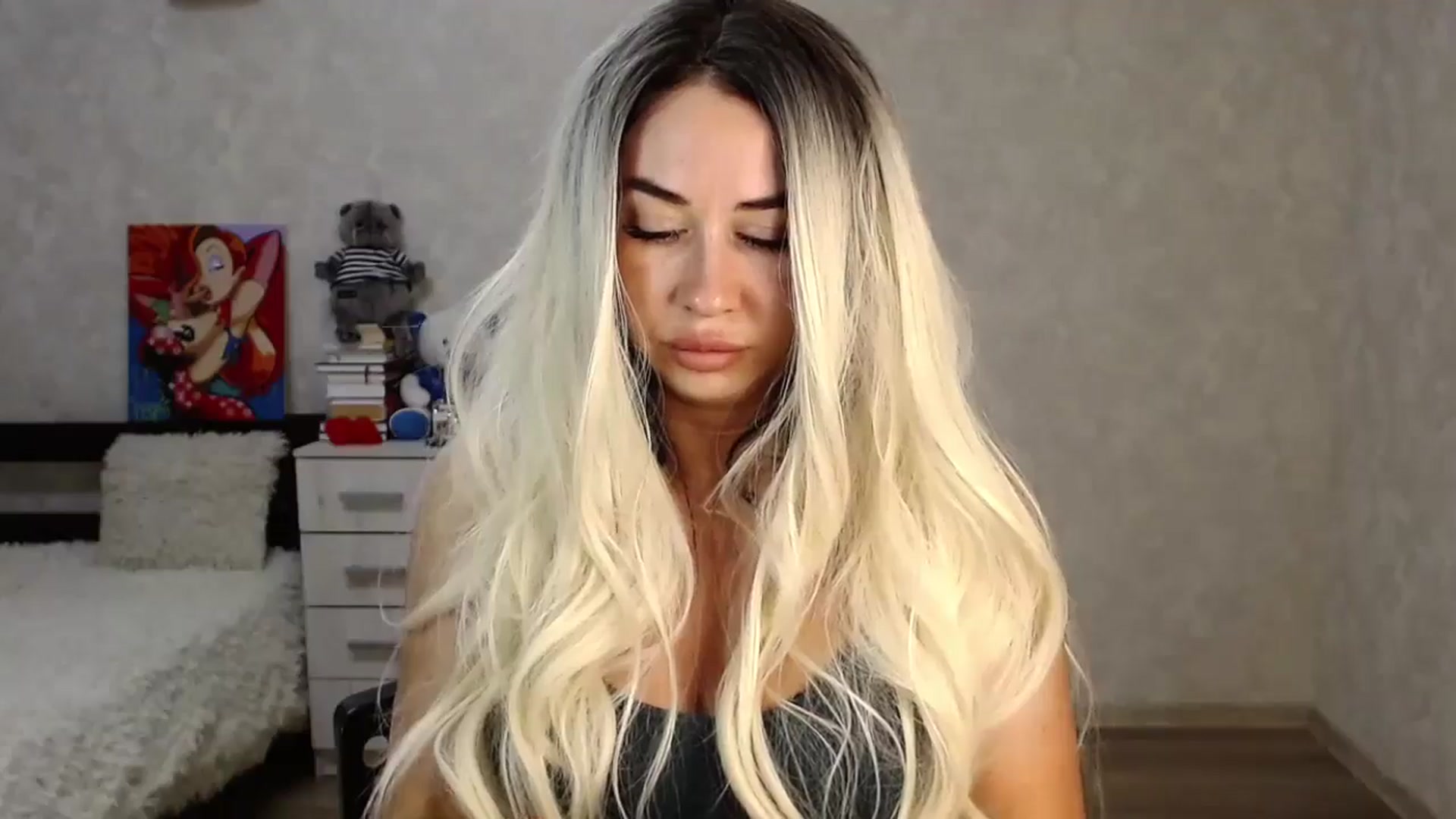 Gallery image thumbnail from SaintNicole's myfreecams stream on, 06/07/2024, 21:36 image 12 of 20