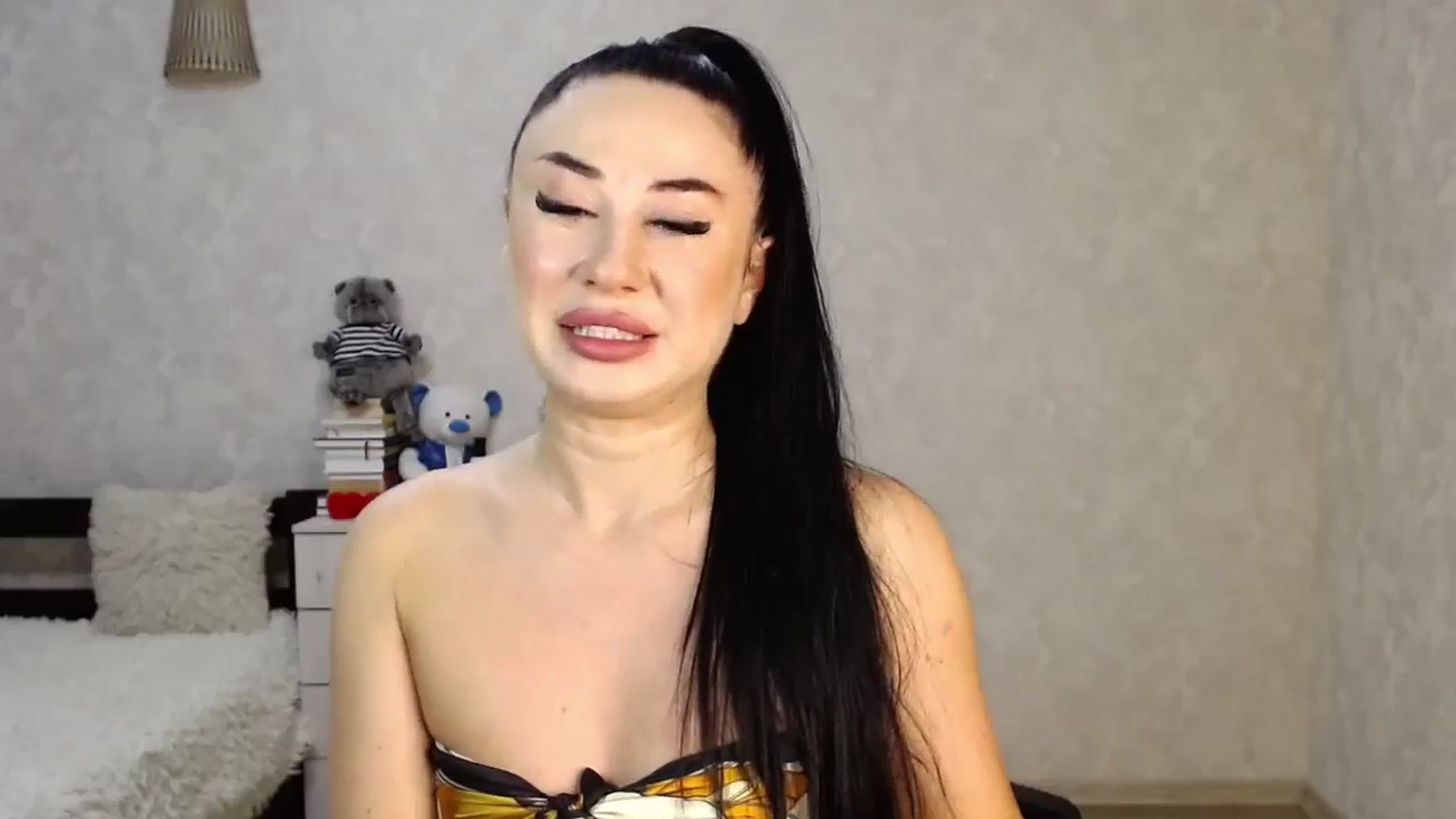 Gallery image thumbnail from SaintNicole's myfreecams stream on, 06/20/2024, 17:31 image 7 of 20