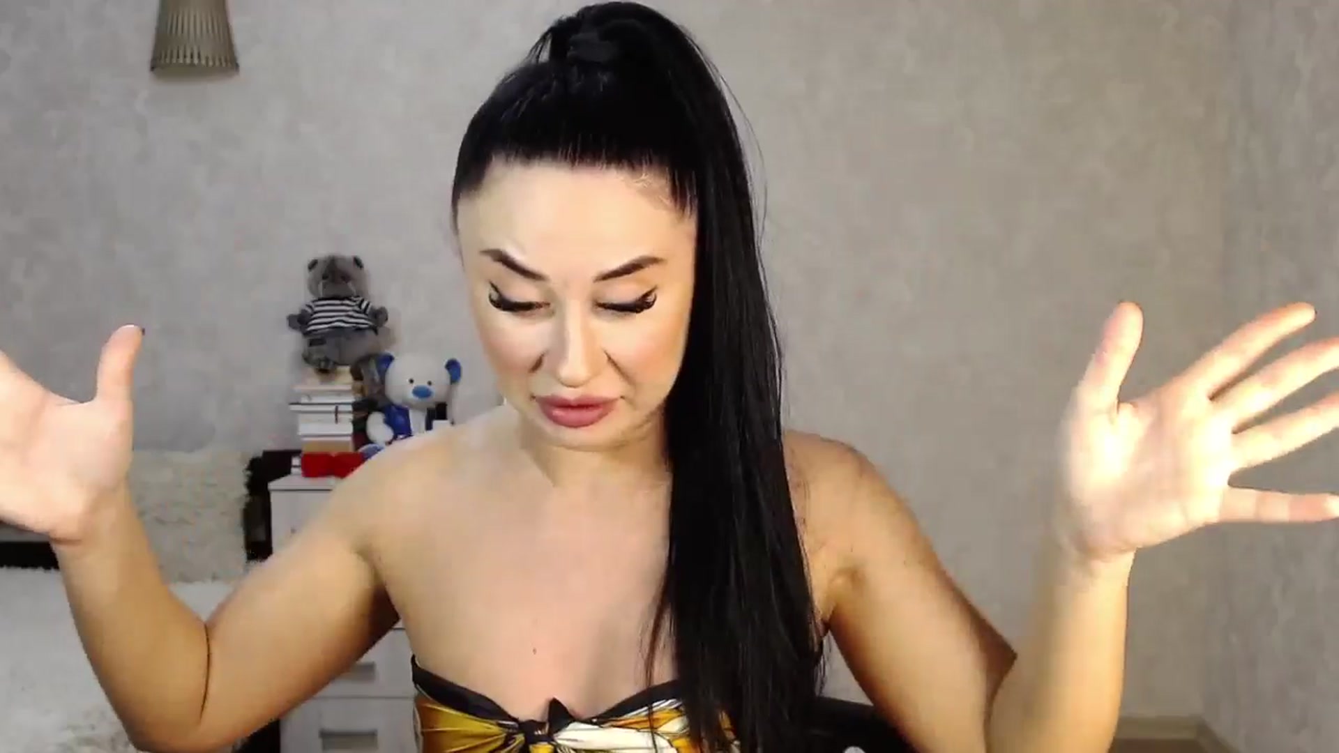 Gallery image thumbnail from SaintNicole's myfreecams stream on, 06/20/2024, 17:31 image 6 of 20