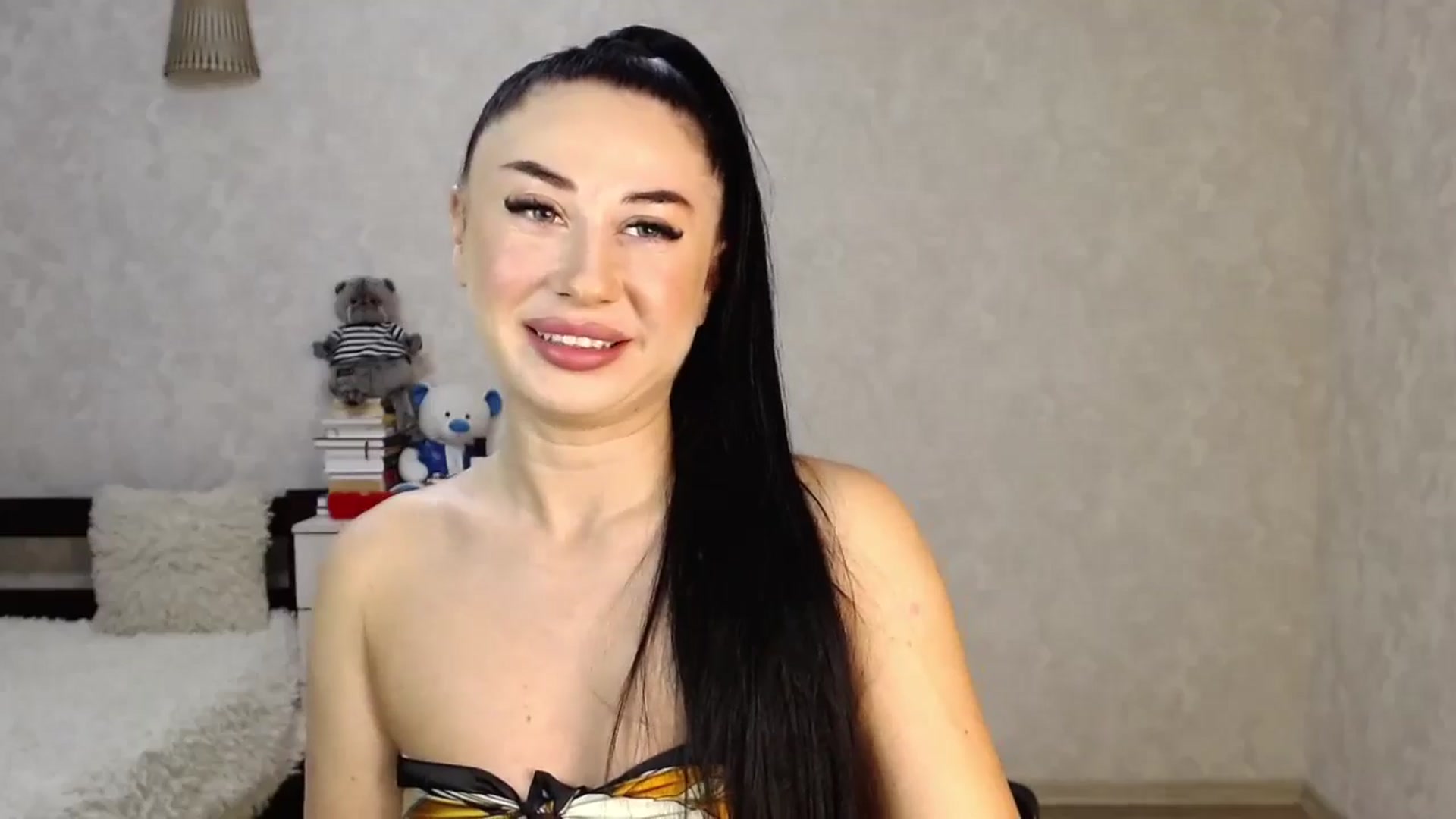 Gallery image thumbnail from SaintNicole's myfreecams stream on, 06/20/2024, 17:31 image 3 of 20