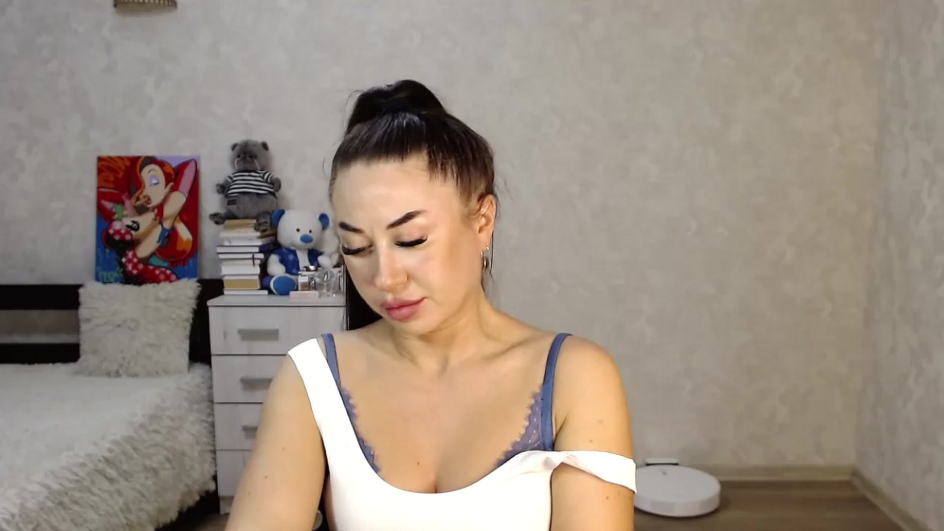 Gallery image thumbnail from SaintNicole's myfreecams stream on, 11/08/2024, 19:46 image 17 of 20