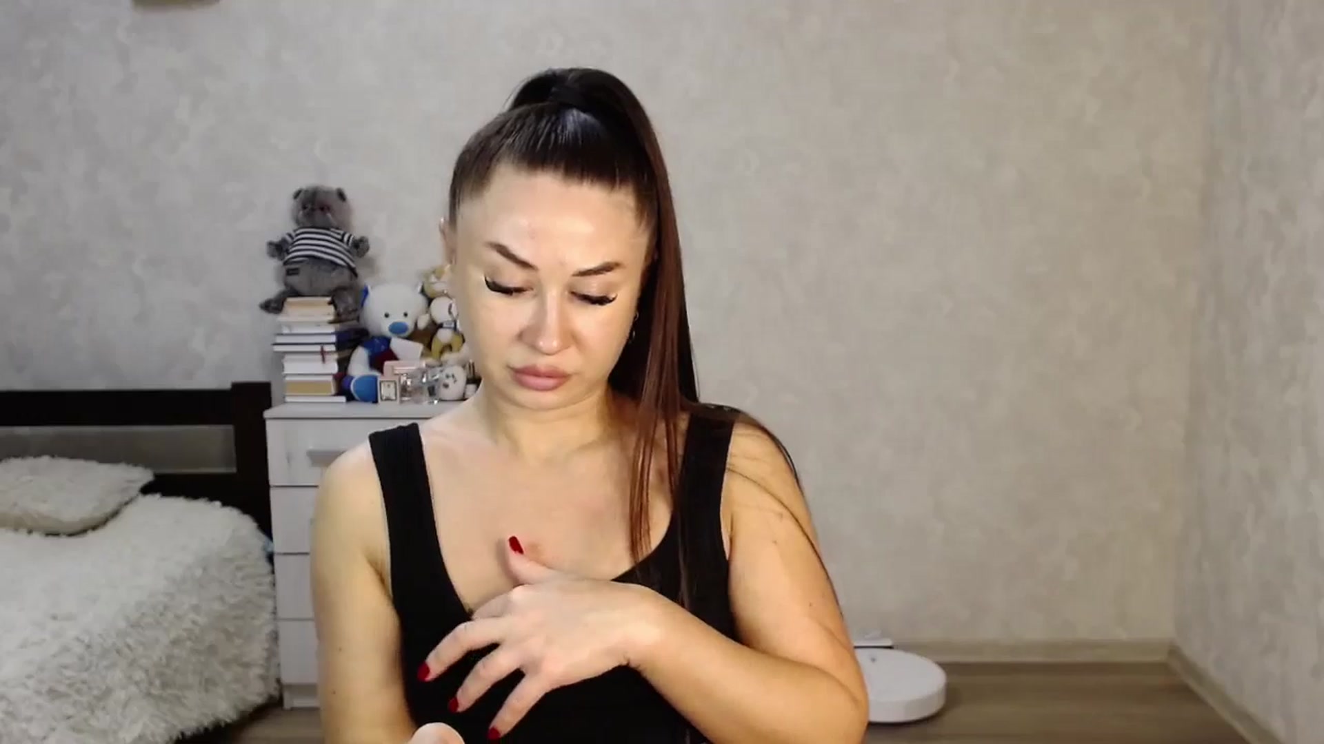 Gallery image thumbnail from SaintNicole's myfreecams stream on, 11/16/2024, 19:13 image 17 of 20