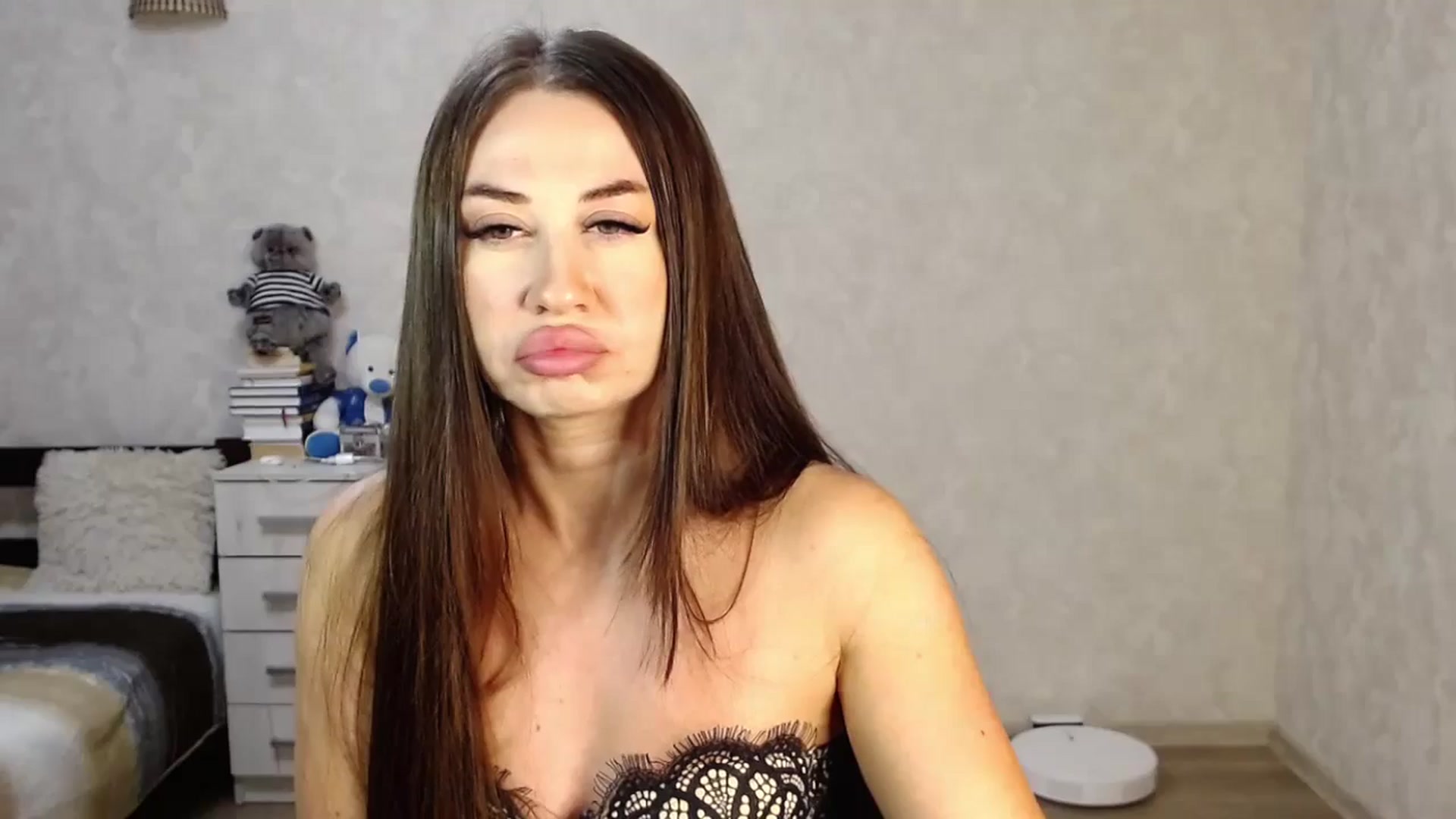 Gallery image thumbnail from SaintNicole's myfreecams stream on, 02/17/2025, 20:27 image 17 of 20