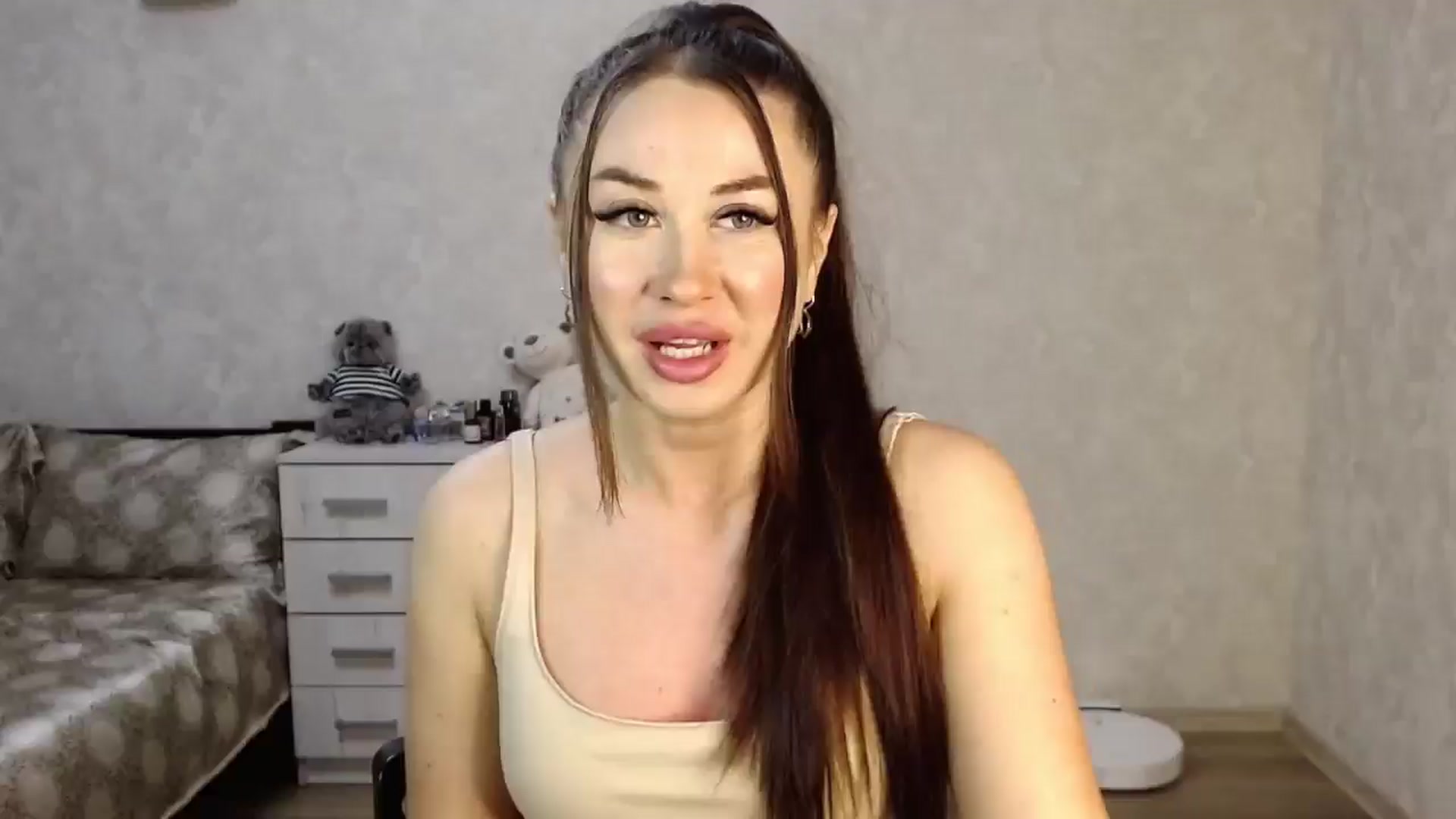 Gallery image thumbnail from SaintNicole's myfreecams stream on, 04/09/2025, 19:39 image 1 of 20