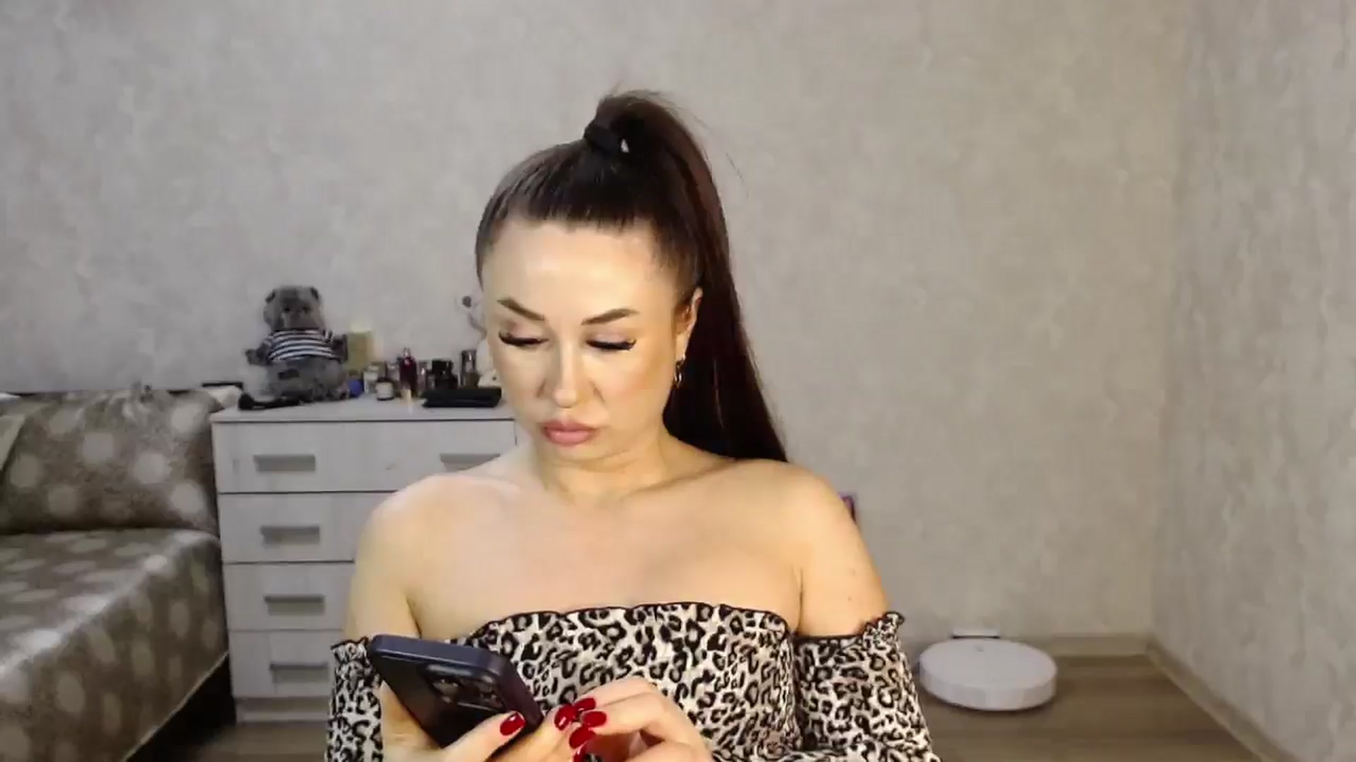 Gallery image thumbnail from SaintNicole's myfreecams stream on, 04/15/2025, 22:16 image 7 of 20