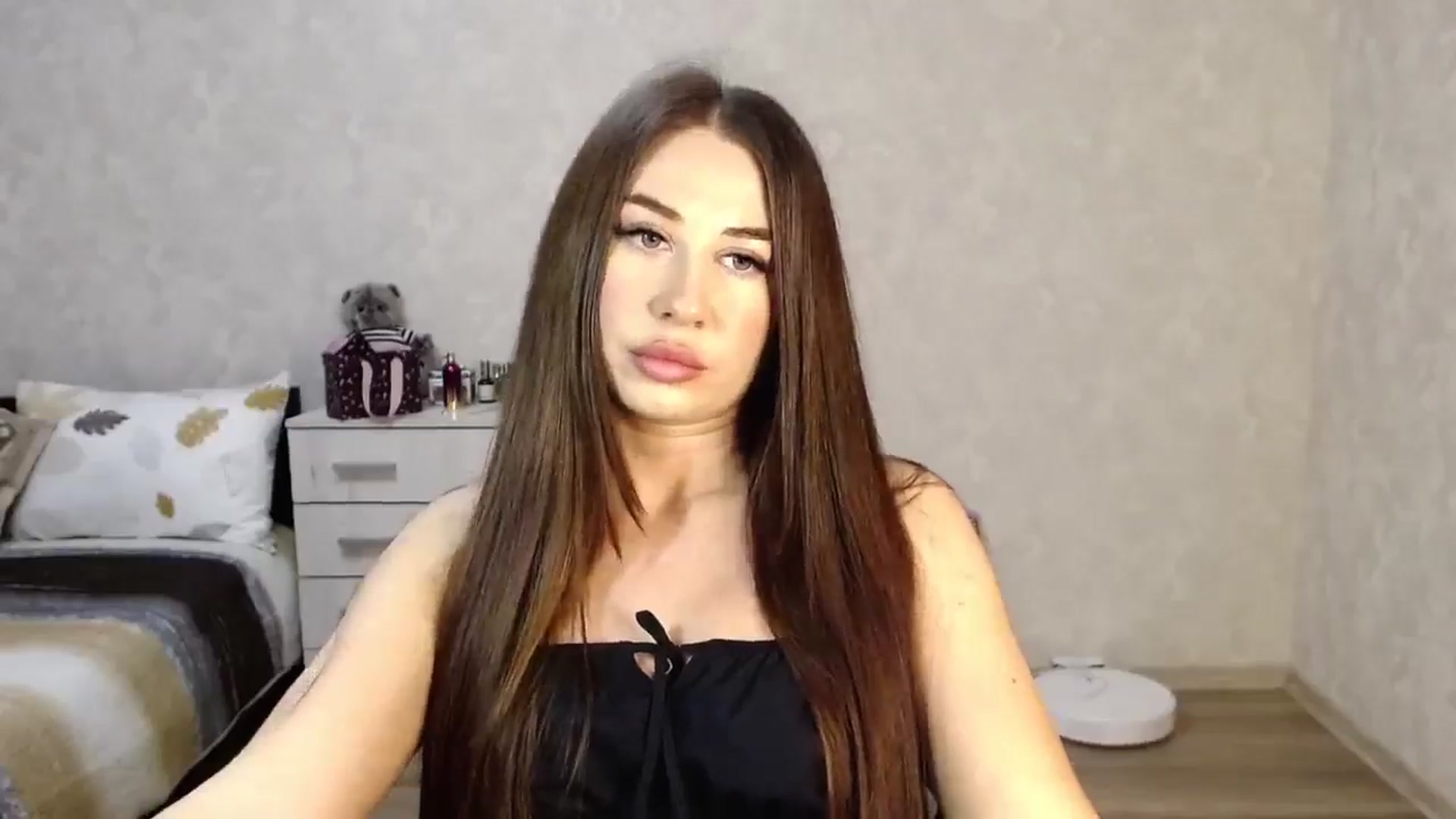 Gallery image thumbnail from SaintNicole's myfreecams stream on, 05/07/2025, 18:57 image 15 of 20
