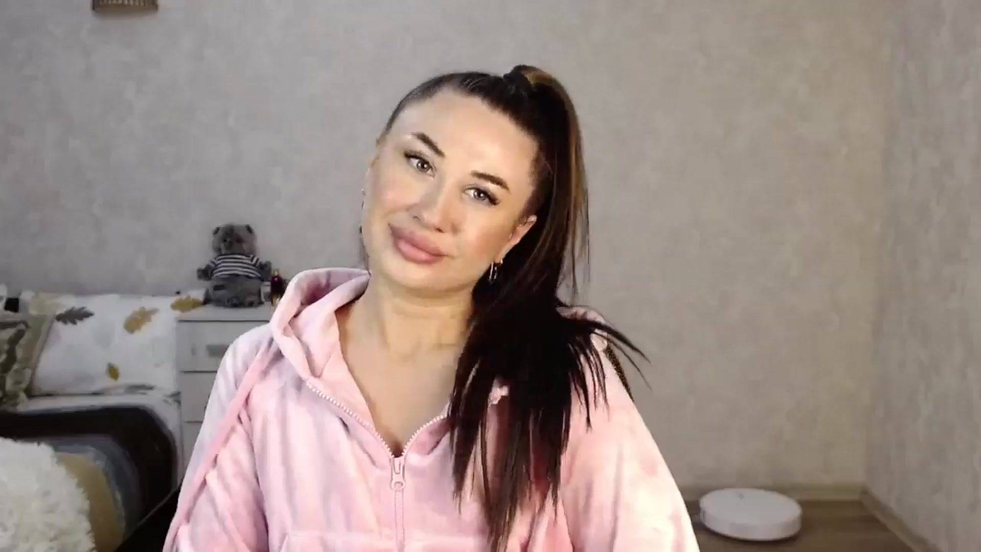 Gallery image thumbnail from SaintNicole's myfreecams stream on, 06/25/2025, 20:38 image 10 of 20