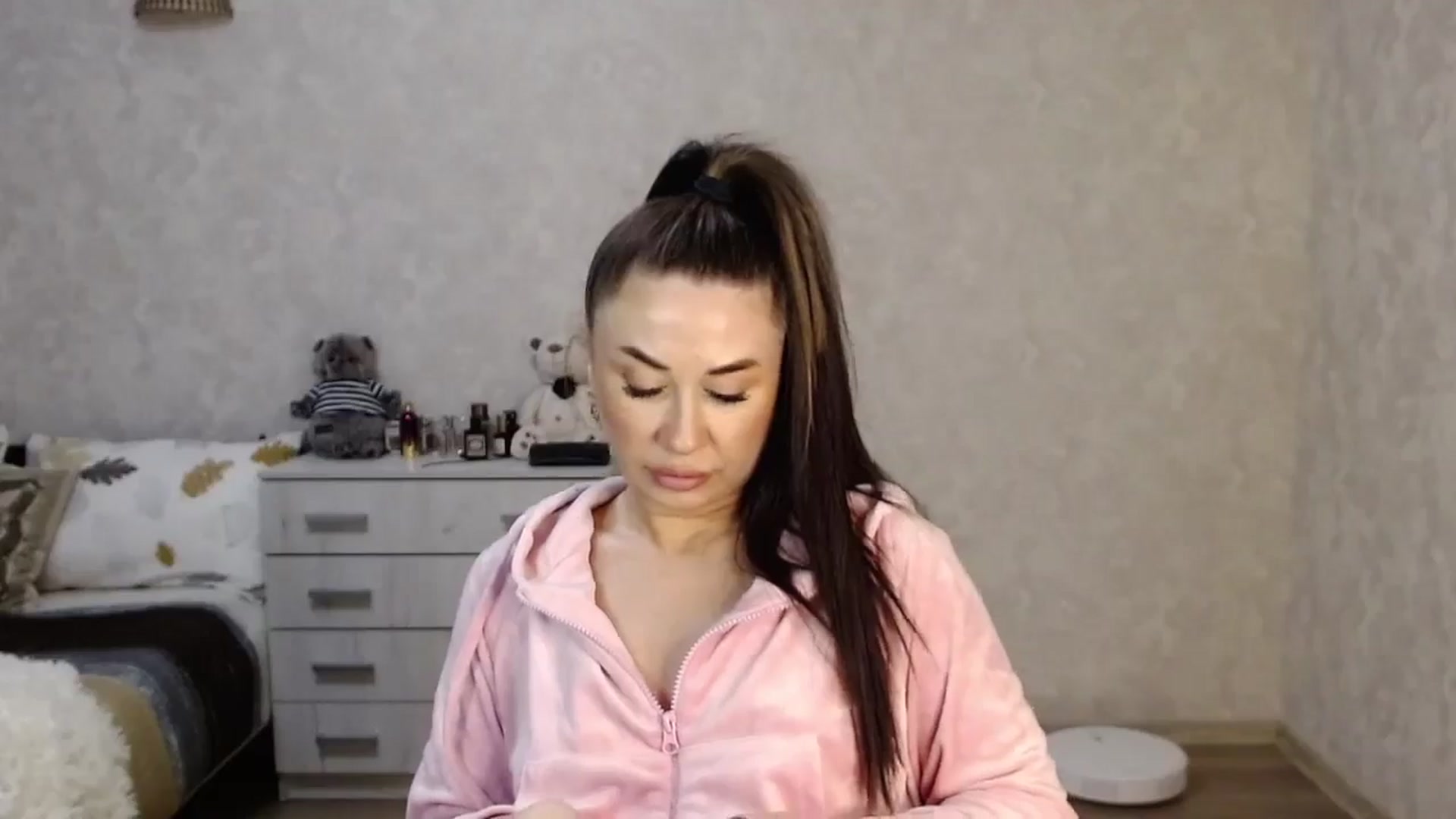 Gallery image thumbnail from SaintNicole's myfreecams stream on, 06/25/2025, 20:38 image 17 of 20