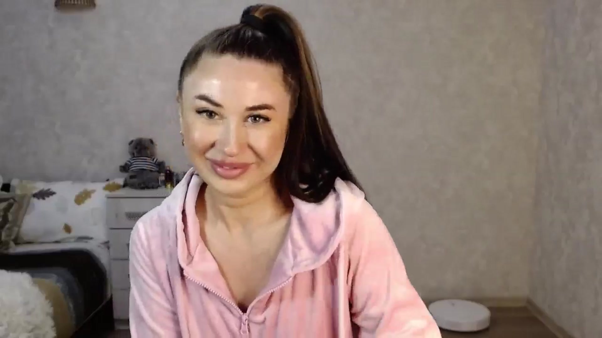 Gallery image thumbnail from SaintNicole's myfreecams stream on, 06/25/2025, 20:38 image 12 of 20