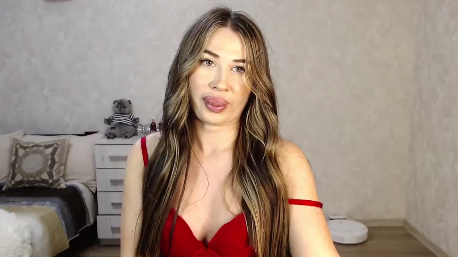 Gallery image thumbnail from SaintNicole's myfreecams stream on, 09/03/2025, 19:31 image 5 of 20
