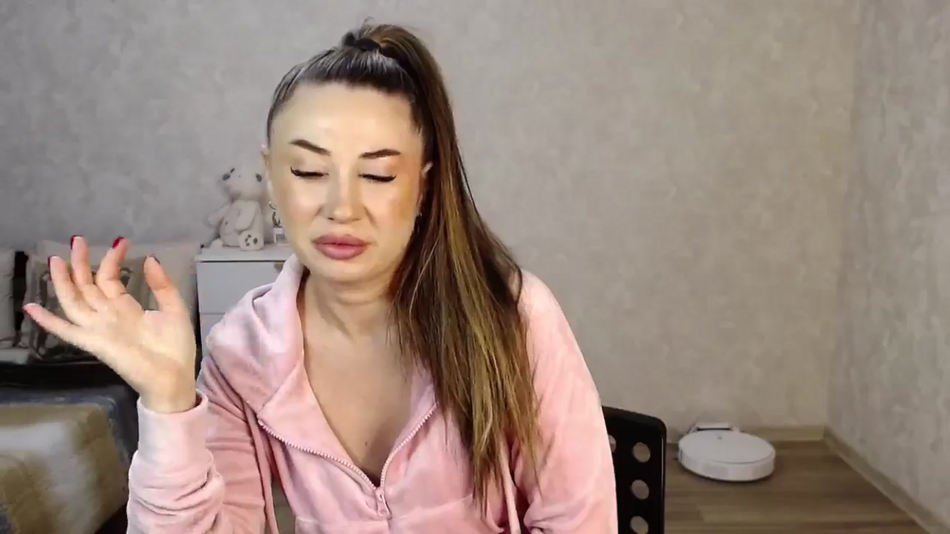 Gallery image thumbnail from SaintNicole's myfreecams stream on, 09/24/2025, 19:42 image 18 of 20