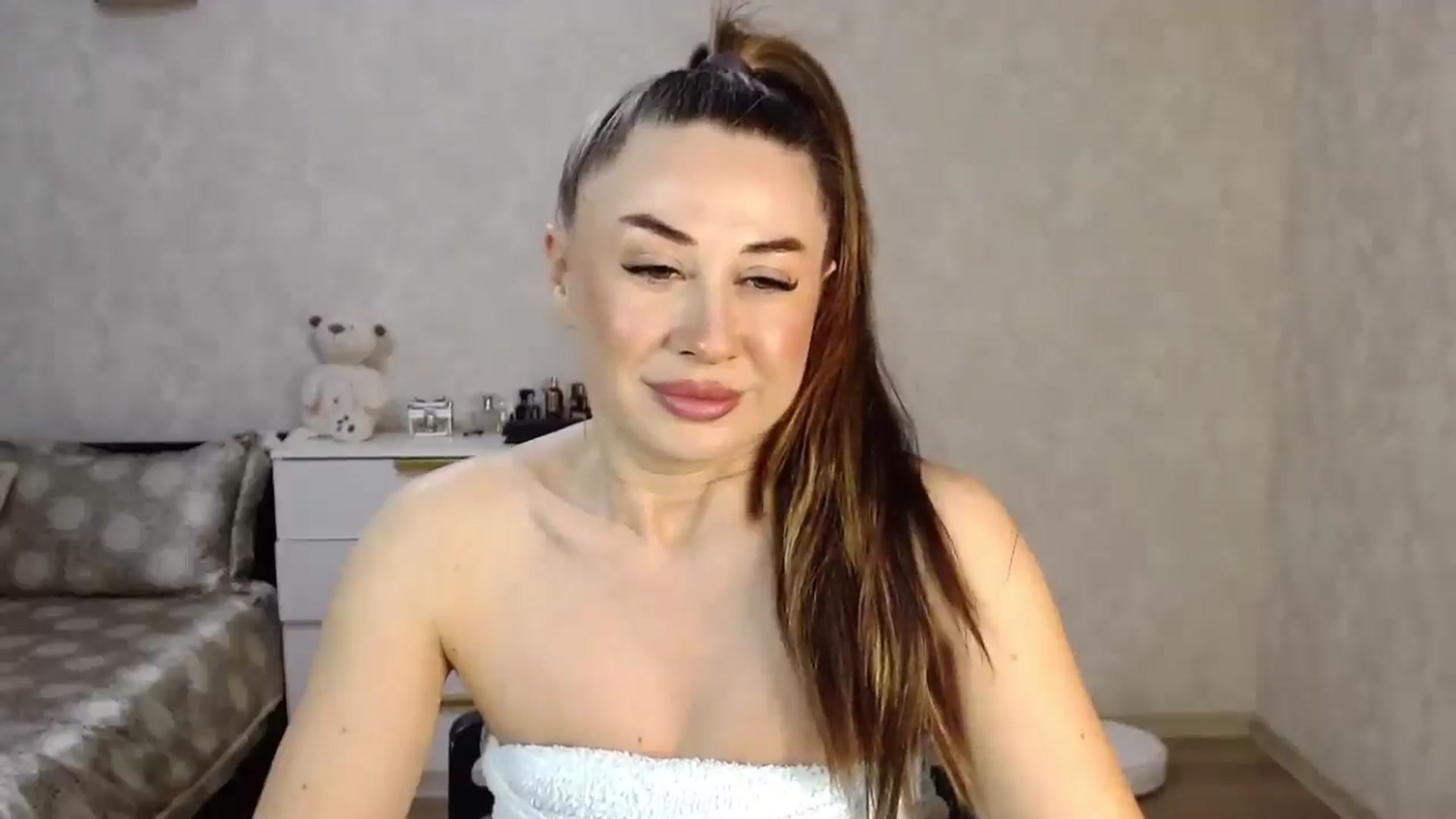 Gallery image thumbnail from SaintNicole's myfreecams stream on, 10/16/2025, 20:36 image 11 of 20