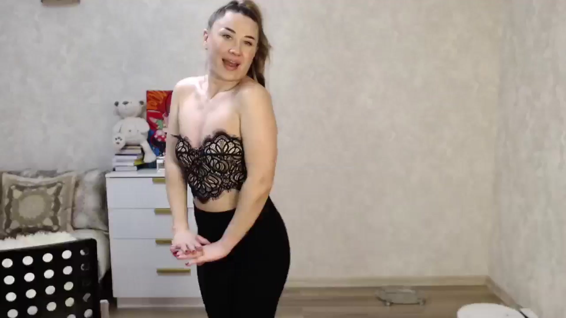 Gallery image thumbnail from SaintNicole's myfreecams stream on, 03/25/2026, 17:44 image 19 of 20