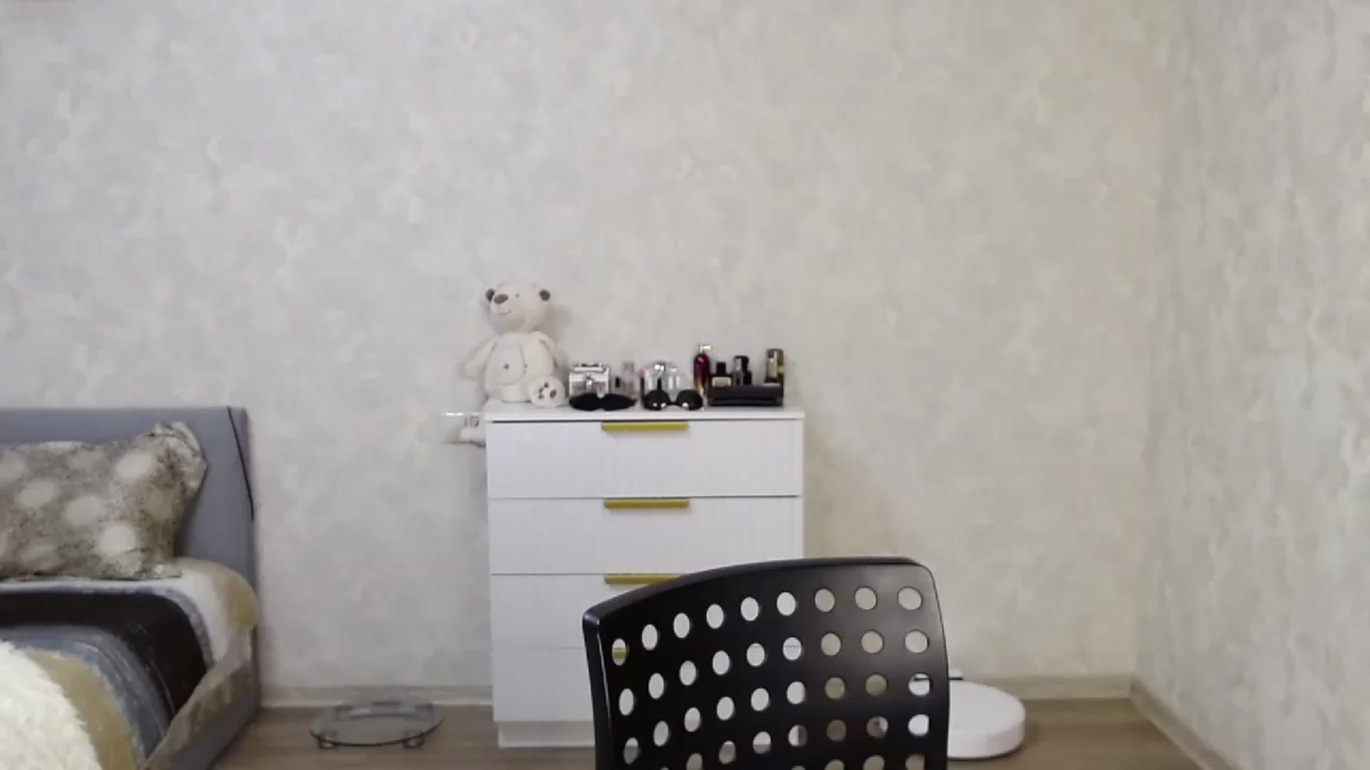 Gallery image thumbnail from SaintNicole's myfreecams stream on, 06/24/2026, 17:36 image 19 of 20