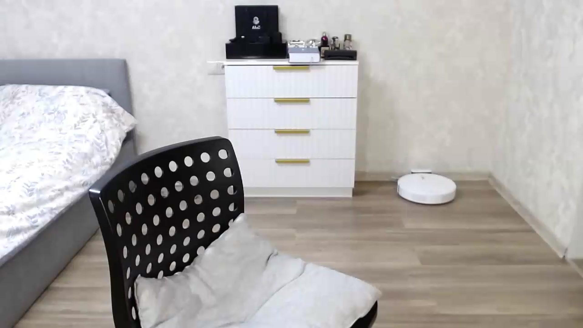 Gallery image thumbnail from SaintNicole's myfreecams stream on, 08/27/2026, 20:03 image 14 of 20