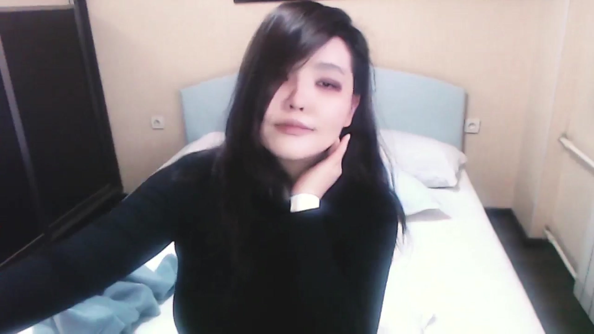 Gallery image thumbnail from SakuraMai's myfreecams stream on, 12/25/2024, 07:42 image 7 of 20