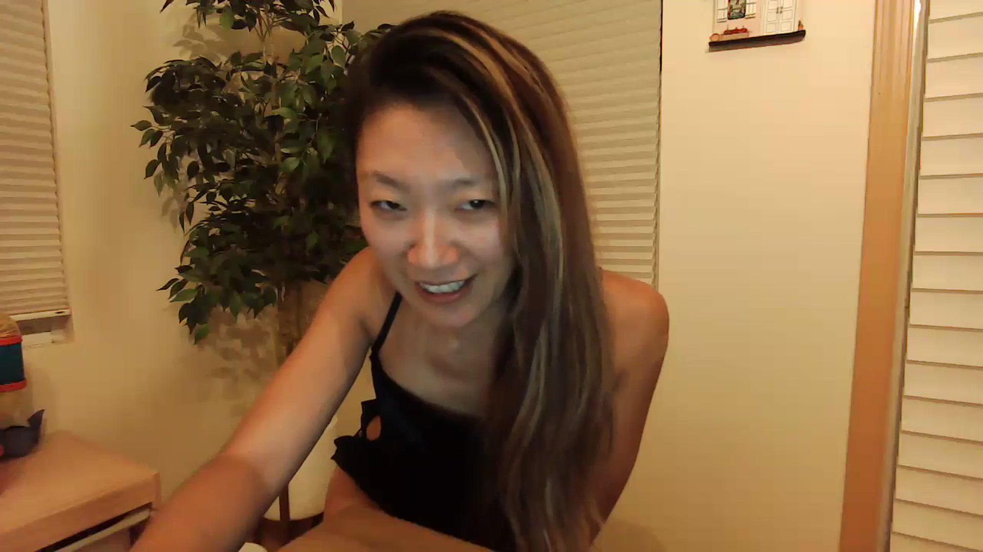 Gallery image thumbnail from Sakuura7's myfreecams stream on, 06/12/2023, 08:20 image 6 of 20