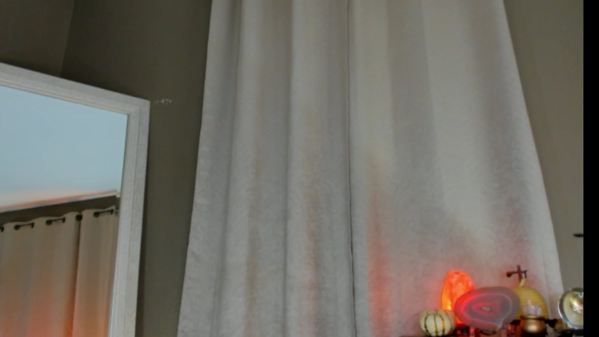 Gallery image thumbnail from SalenaStorm's myfreecams stream on, 11/15/2022, 04:06 image 12 of 20