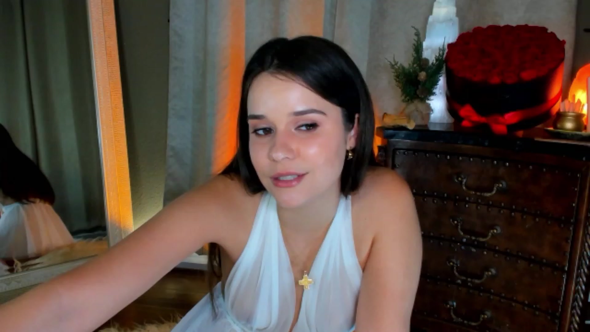 Gallery image thumbnail from SalenaStorm's myfreecams stream on, 02/06/2023, 02:28 image 13 of 20