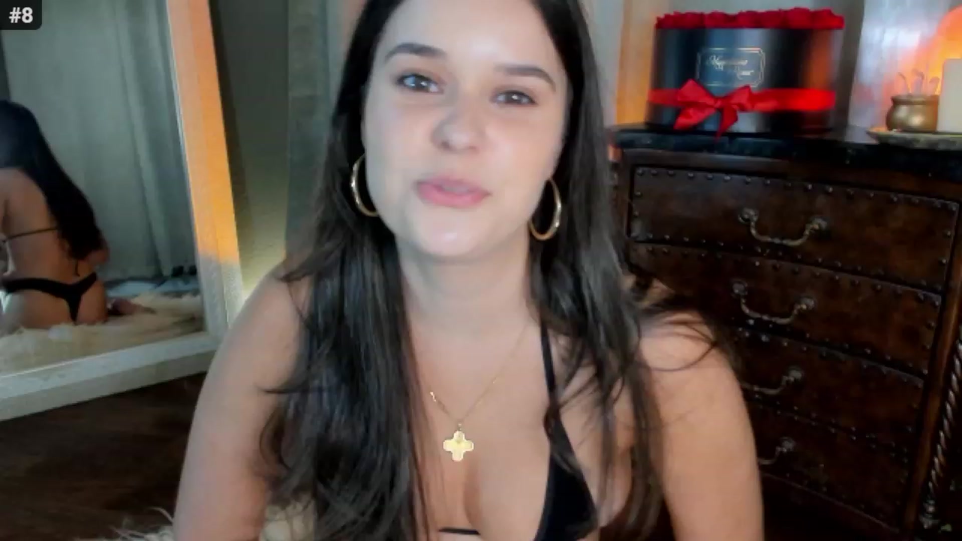 Gallery image thumbnail from SalenaStorm's myfreecams stream on, 05/04/2023, 02:01 image 10 of 20