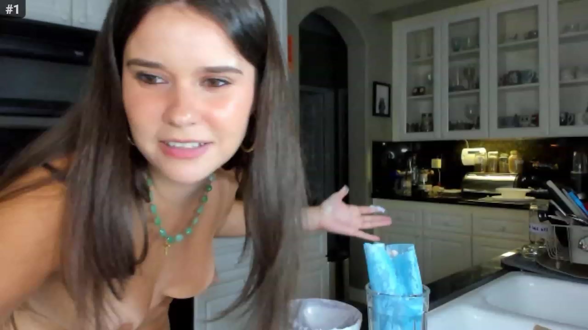 Gallery image thumbnail from SalenaStorm's myfreecams stream on, 08/12/2023, 04:17 image 1 of 20