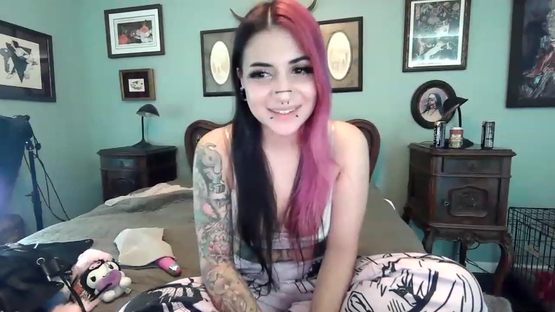 Gallery image thumbnail from Sallylyn's myfreecams stream on, 12/03/2022, 09:50 image 4 of 20