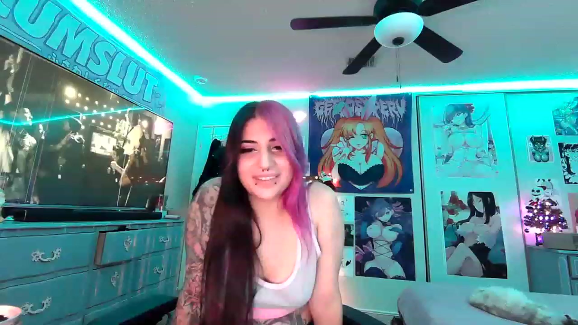 Gallery image thumbnail from Sallylyn's myfreecams stream on, 12/18/2022, 09:03 image 4 of 20