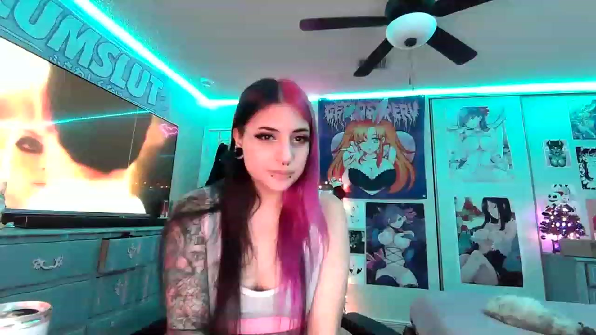 Gallery image thumbnail from Sallylyn's myfreecams stream on, 12/18/2022, 09:03 image 1 of 20