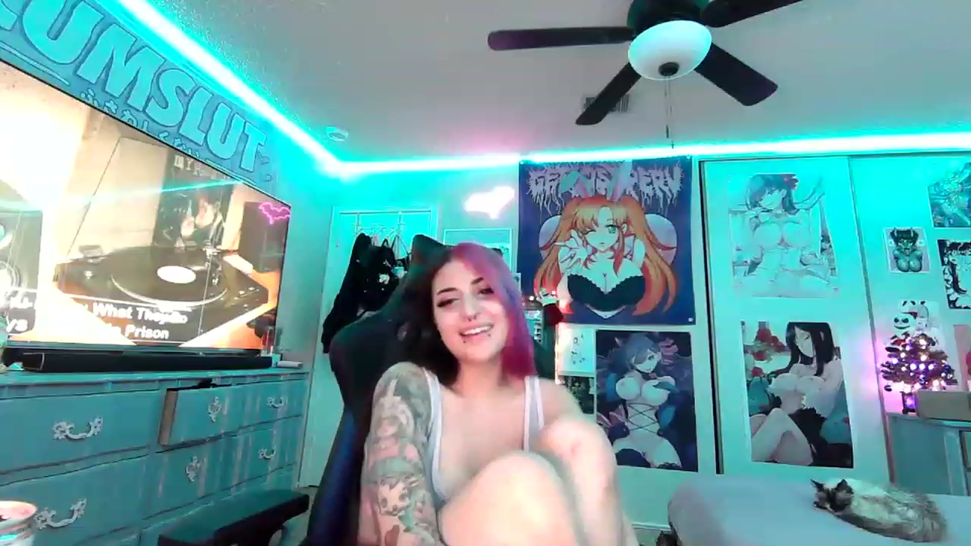 Gallery image thumbnail from Sallylyn's myfreecams stream on, 12/18/2022, 09:03 image 9 of 20