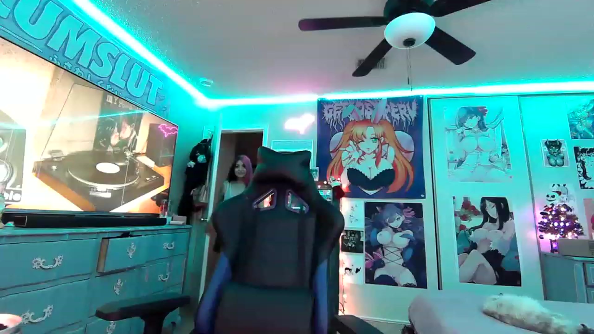 Gallery image thumbnail from Sallylyn's myfreecams stream on, 12/18/2022, 09:03 image 5 of 20
