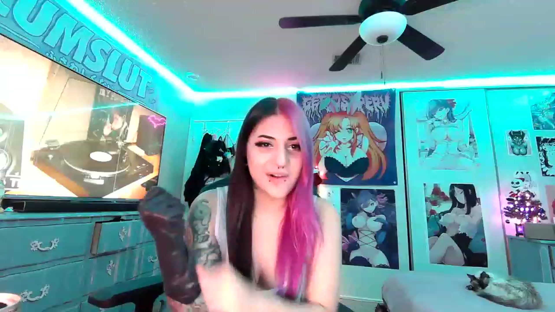 Gallery image thumbnail from Sallylyn's myfreecams stream on, 12/18/2022, 09:03 image 8 of 20