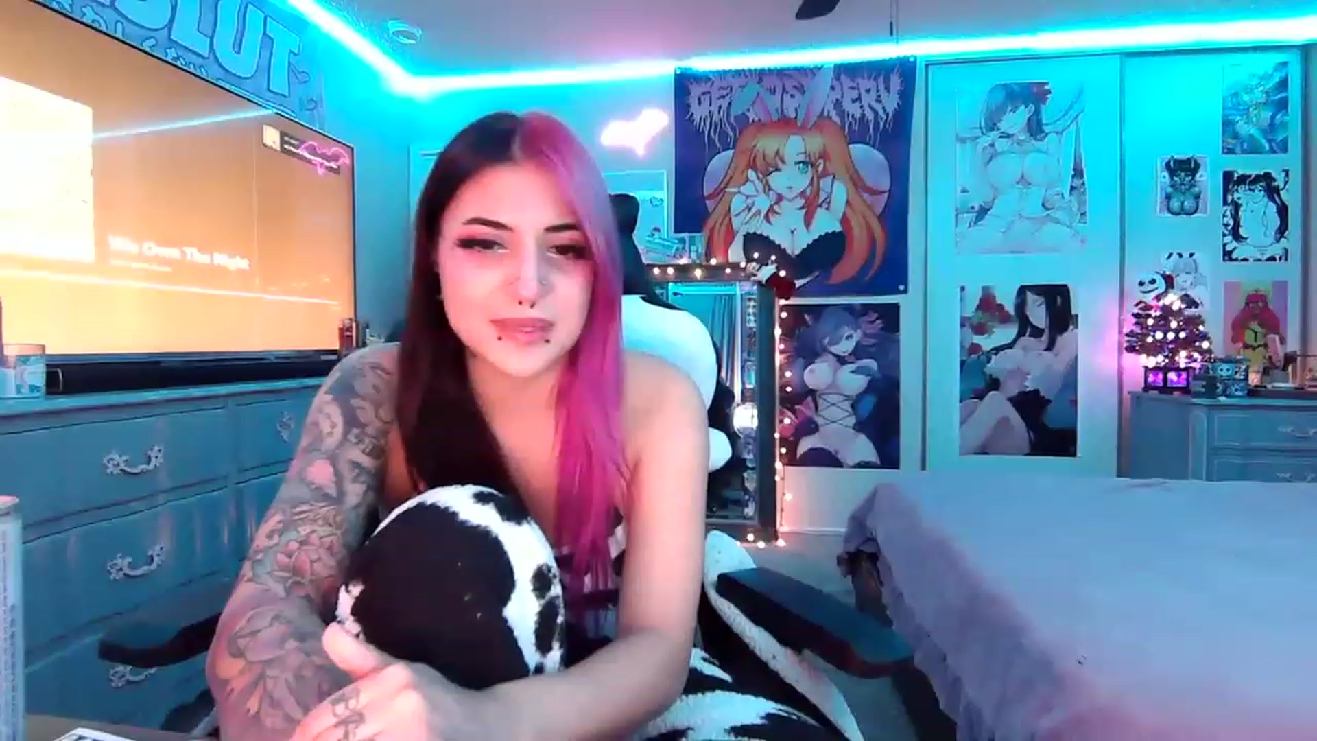 Gallery image thumbnail from Sallylyn's myfreecams stream on, 12/20/2022, 08:15 image 15 of 20