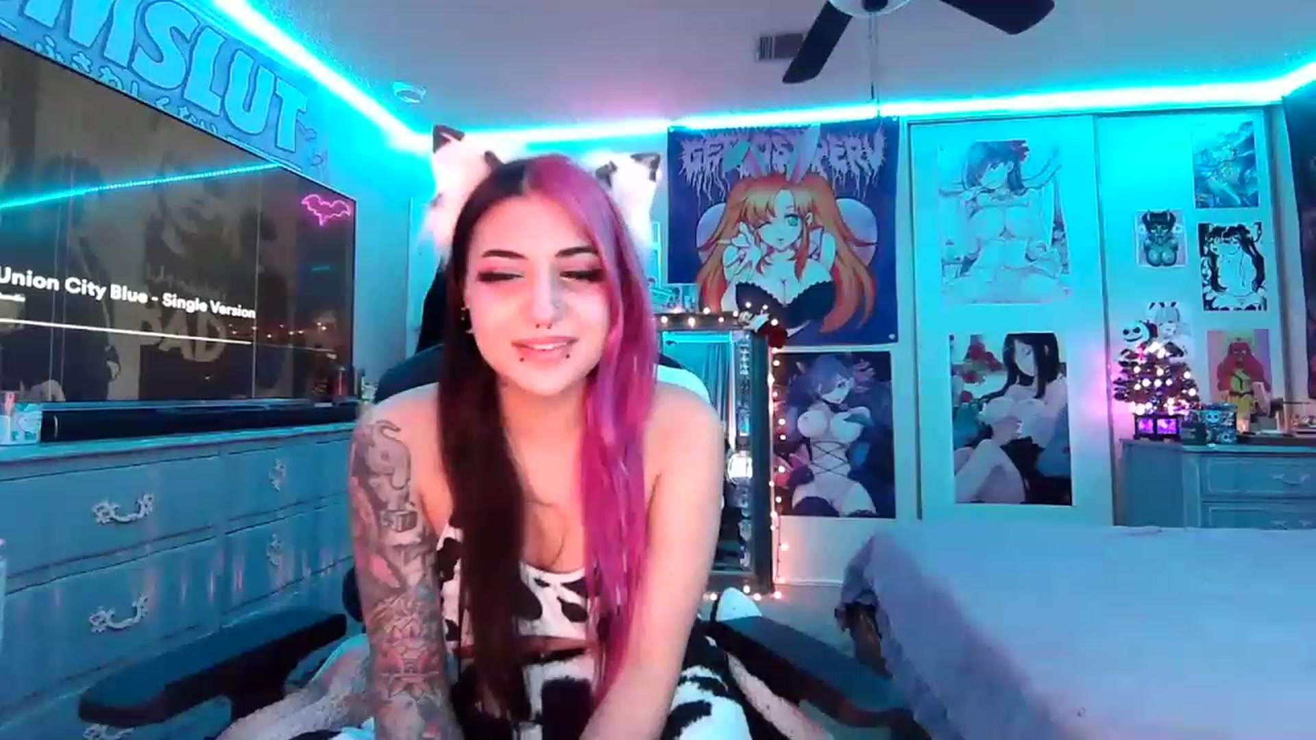 Gallery image thumbnail from Sallylyn's myfreecams stream on, 12/20/2022, 08:15 image 20 of 20