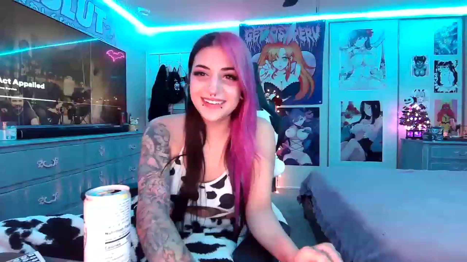 Gallery image thumbnail from Sallylyn's myfreecams stream on, 12/20/2022, 08:15 image 5 of 20
