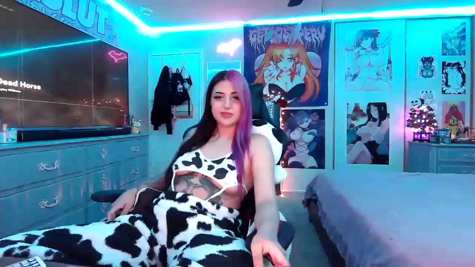Gallery image thumbnail from Sallylyn's myfreecams stream on, 12/20/2022, 08:15 image 4 of 20