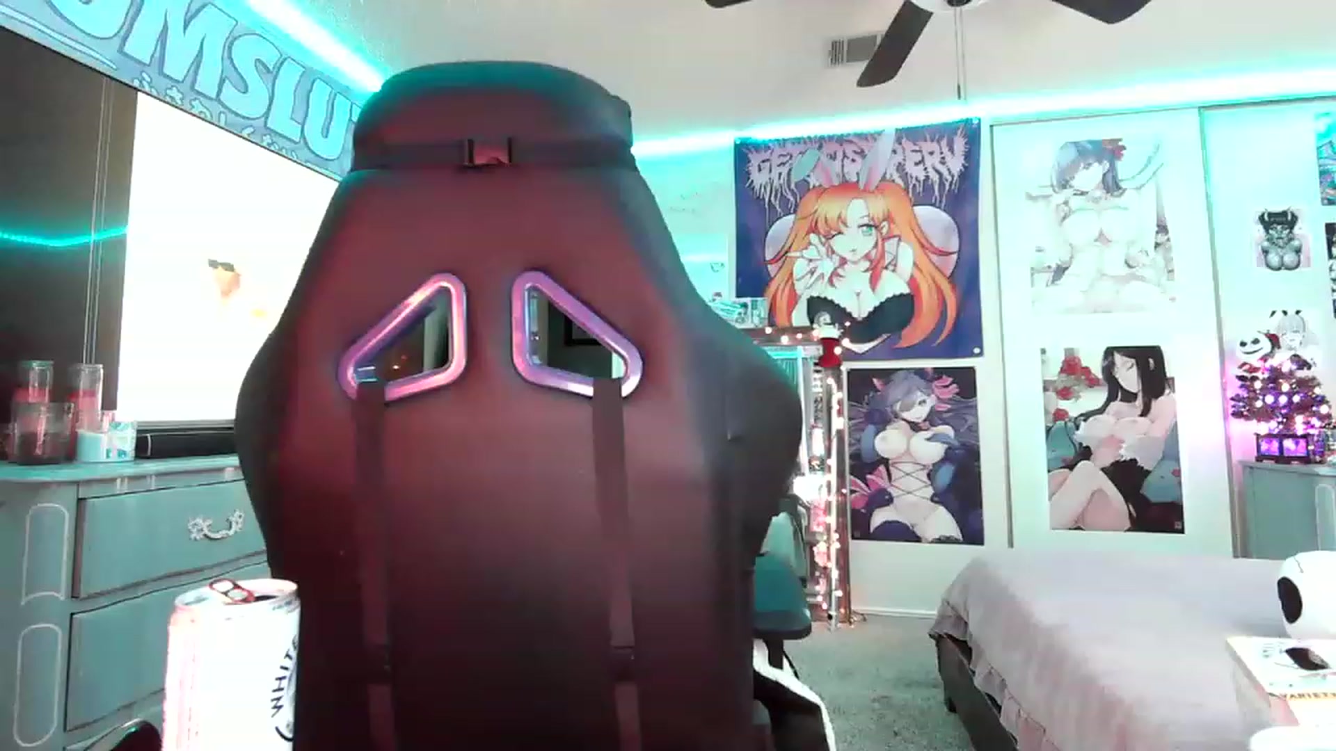 Gallery image thumbnail from Sallylyn's myfreecams stream on, 12/21/2022, 09:24 image 3 of 20