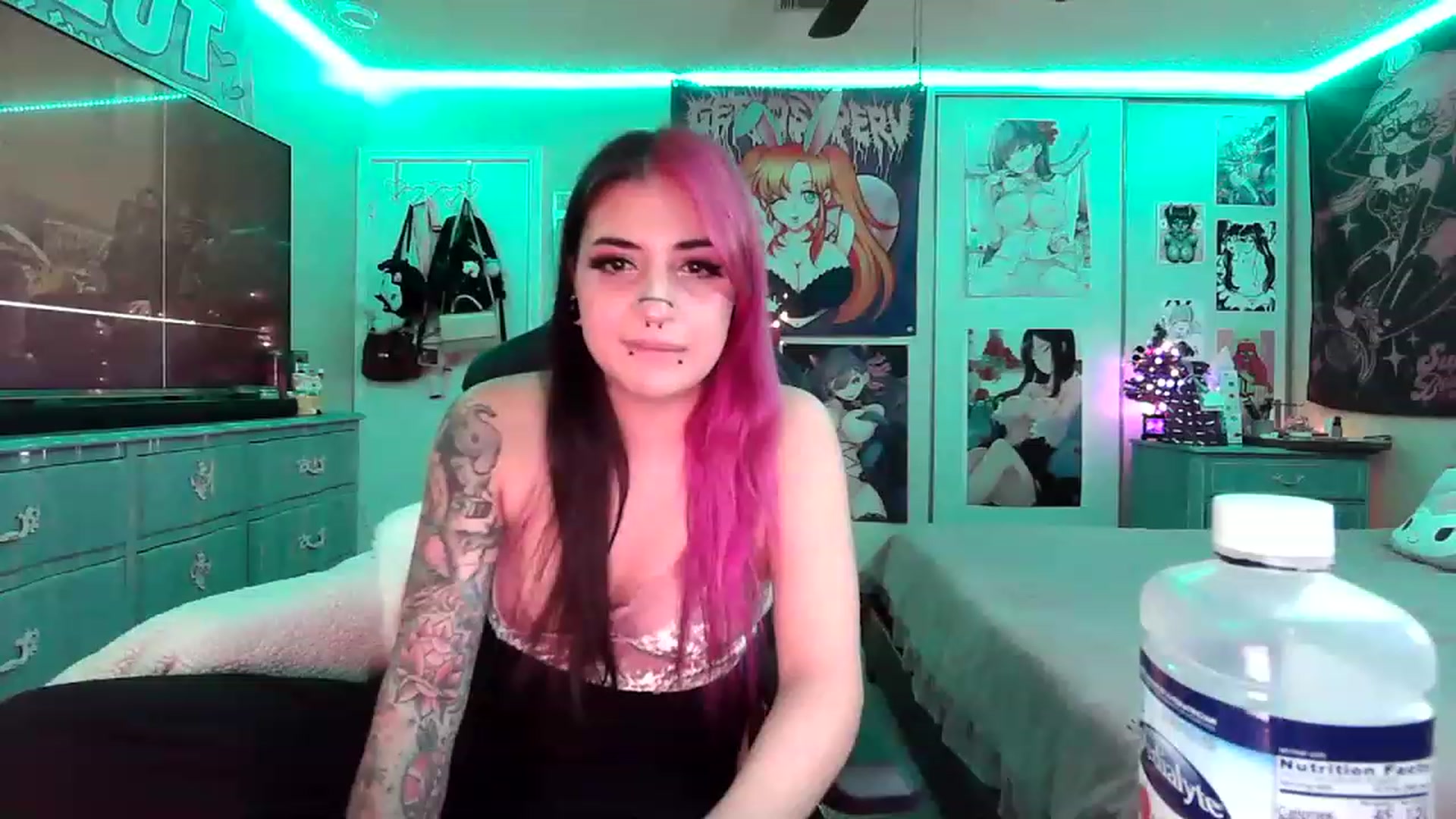 Gallery image thumbnail from Sallylyn's myfreecams stream on, 12/26/2022, 09:04 image 16 of 20