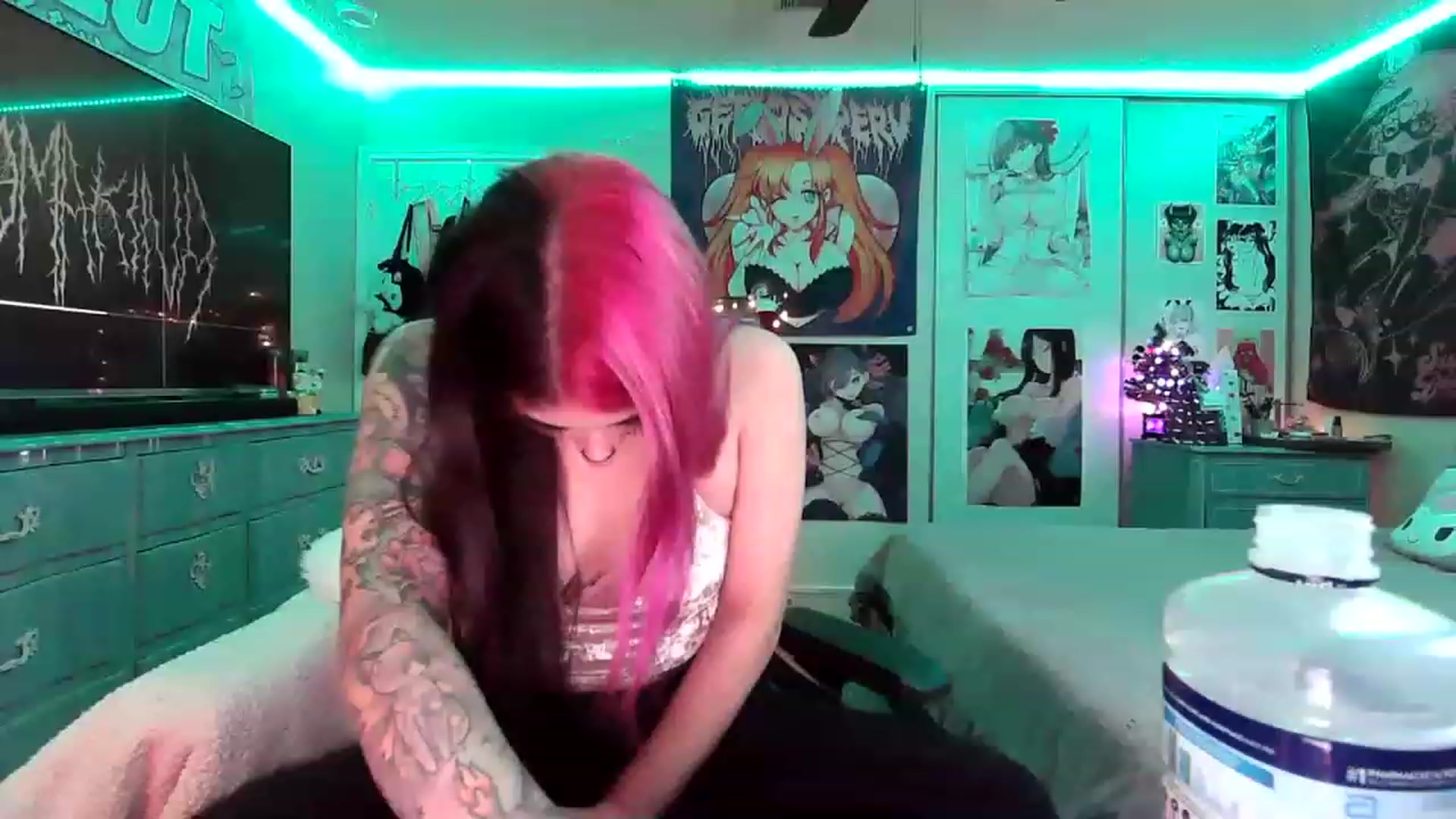 Gallery image thumbnail from Sallylyn's myfreecams stream on, 12/26/2022, 09:04 image 13 of 20